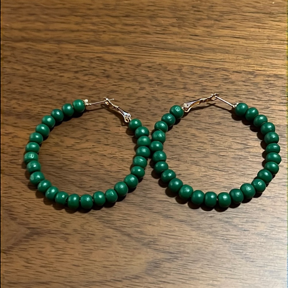 GREEN wood beaded hoop earrings-NWT